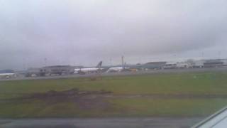 preview picture of video 'Take off from Belfast International Airport on Easyjet A319'