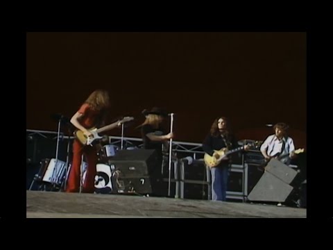 Lynyrd Skynyrd - Sweet Home Alabama (Live at Knebworth '76)