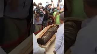 Download lagu Mummy's Tomb Sealed for 2500 Years Opened for the First Time! mp3 Download lagu Mummy's Tomb Sealed for 2500 Years Opened for the First Time! mp3