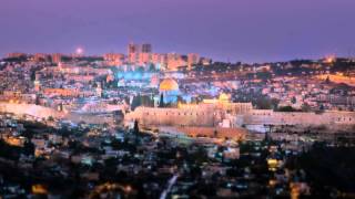 preview picture of video 'Time-lapse overlooking old city Jerusalem from the west of the city.'