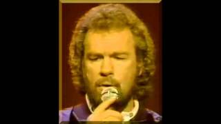 Gene Watson - She's Leaving Looking Good