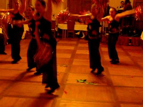 Bambelinky - pompoms - Červený Hrádek