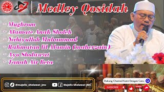 Download lagu Medley Qosidah Mughrom, Alamate Anak Soleh, Rahmatulil Alamin, Ayo Sholawatan, Tanah Air Beta mp3