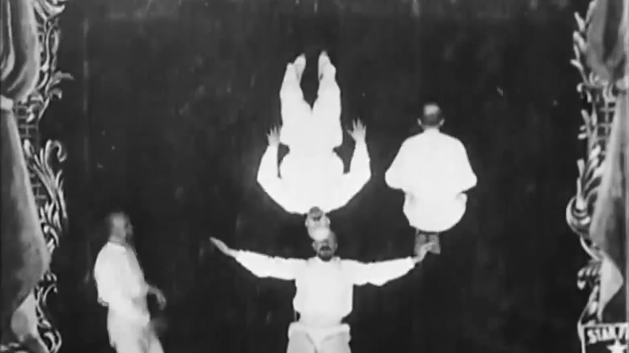 L'équilibre impossible 1902 An Impossible Balancing Feat - Silent Short Film - Georges Méliès