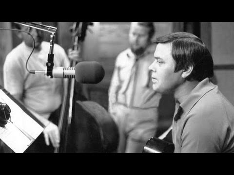 Tom T. Hall - Pay No Attention To Alice (She's Drunk All The Time)