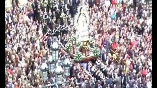 preview picture of video 'Salida de la Virgen de la Cabeza de la Catedral de Jaén.'