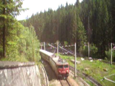 A1858 Iasi - Vatra Dornei Bai intrand in tunel 1 la Mestecanis