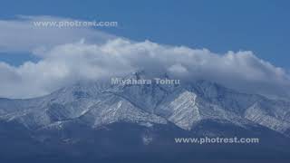 春の斜里岳