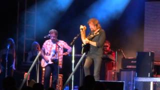 RONNIE DUNN - "Kiss You There" - Live in Wheaton HQ