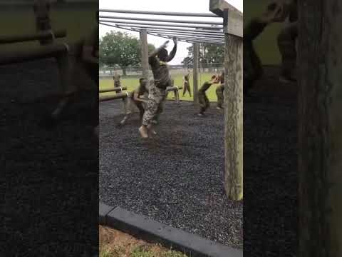 Marines compete in INSANE Obstacle Course 🇺🇸💪🏼 #usmc #obstaclecourse #marines