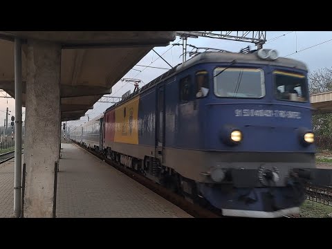 Locomotiva EA 431 cu trenul IR 1656 Suceava-Mărășești-București N. în gara Bacău + anunțuri