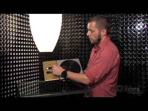 DJ Hero -  Demo of Turntable Peripheral by Activision Producer