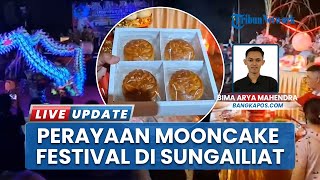 Kemeriahan Mooncake Festival, Warga Etnis Tionghoa Bagikan Kue Bulan dan Gelar Pertunjukan