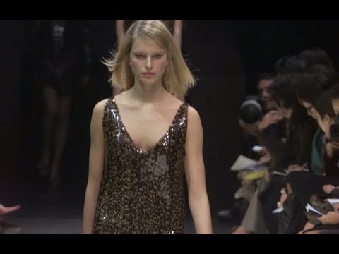 LOUIS VUITTON Fall 2000 Paris - Fashion Channel