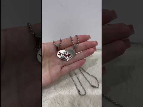 Подарок парню девушке парные кулоны "Две половинки сердца" ювелирная сталь цвет серебро и лазурь в коробочке - фото 2 - id-p783790696