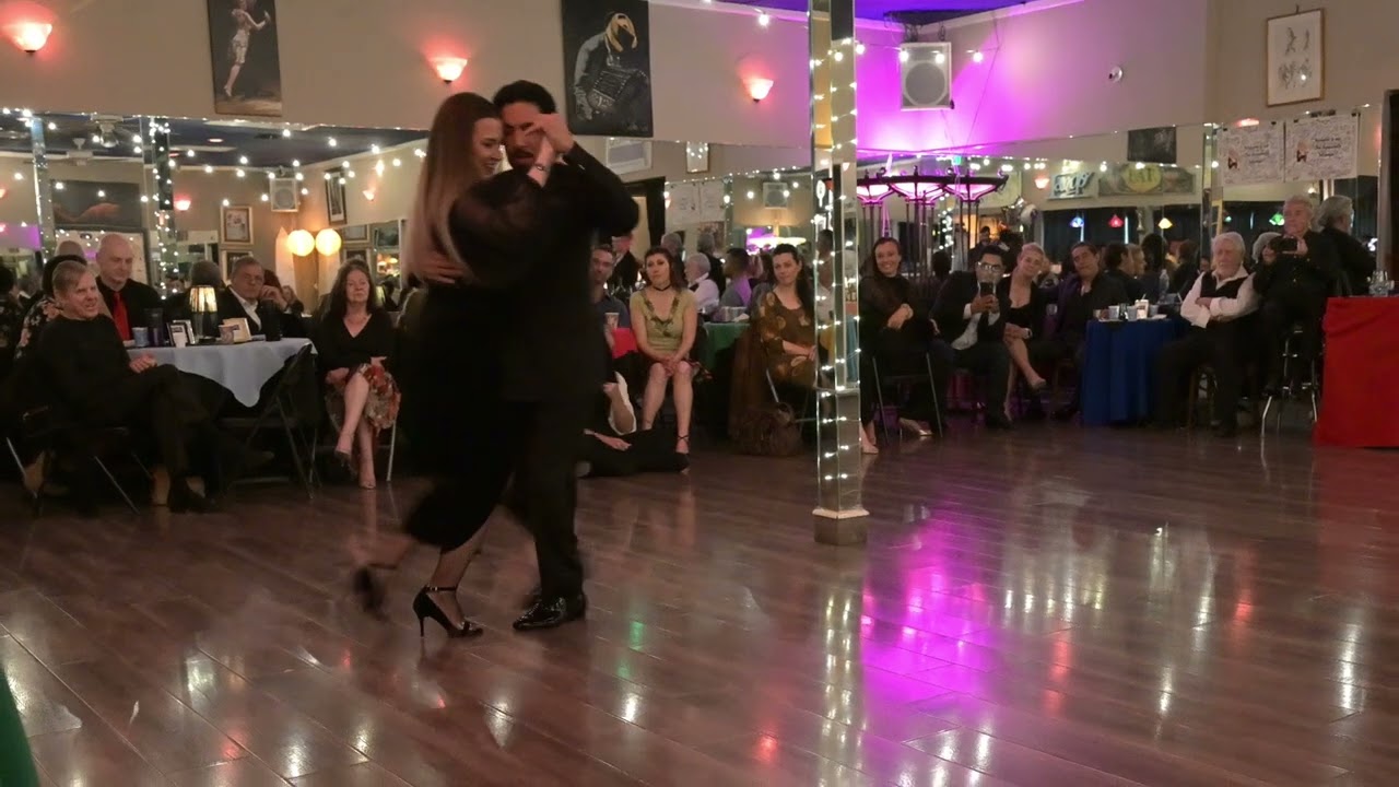 Video thumbnail for Carla Rossi and Jose Luis Salvo at El Encuentro 2/3