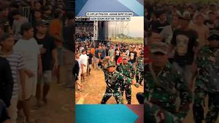 Download lagu Dikasih hiburan gratis malah ribut #viralshort #tni #konsermusik #ricuh #tnidihatirakyat #bravotni mp3