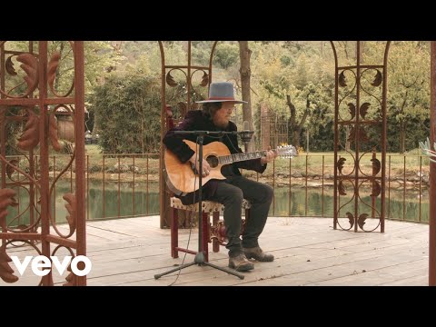 Videoclip de L'Amore È Nell'Aria (Acoustic Version) — Zucchero
