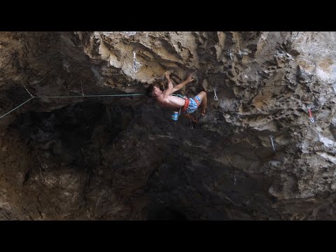 Maskierter Strolch 8c / 5.14b FA (Huatluckn, Grazer Bergland) Uncut