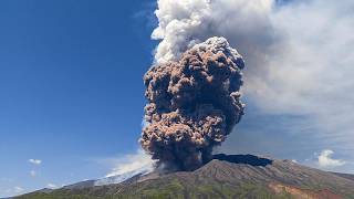 Etna Yanardağı, yıldırımın ABD'li turisti öldürdüğü ertesi gün yeniden patladı