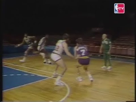 Red on Roundball: corner play w/ Pete Maravich, Julius Erving, Bob Dandridge and Brian Winters [HD]