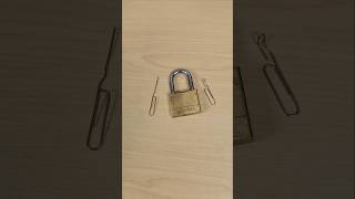 Download lagu Open a basic lock - with paperclips! mp3