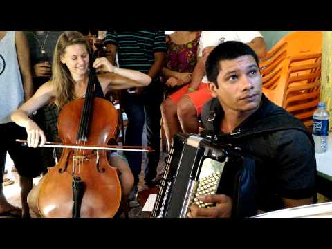 "Estrela Menina" 1/3 Itaúnas FENFIT 2015 Isaac do Acordeon & Agnieszka Teodorowska