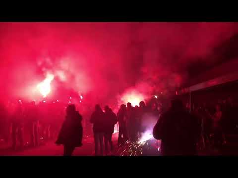 Aankomst spelersbus FC Emmen