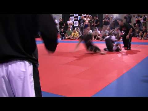 RD 4 Darson Hemmings vs J Cliero