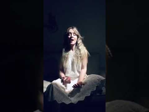 Can't help falling in love. Carolina Ceia