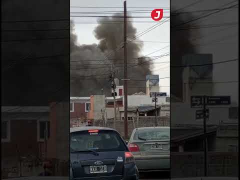 JORNADA MEDIOS - PUERTO MADRYN: Quemaron su propia casa luego de amenazar a una taxista