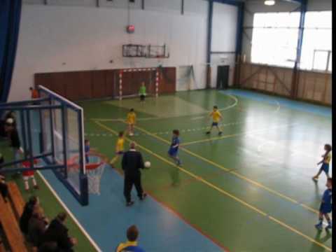 Turniej zorganizowany przez UKS Błyskawica. KS Wesoła vs. Marcovia Marki. Rocznik 2000.mpg