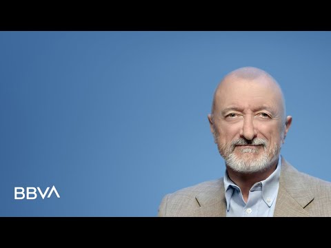 Arturo Pérez-Reverte, escritor: Los abuelos y el maravilloso equipaje de toda una vida