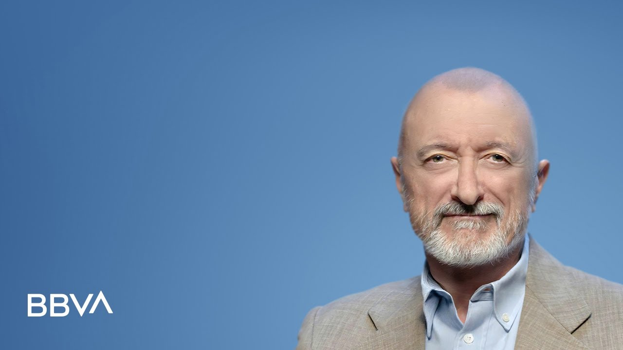 Arturo Pérez-Reverte, escritor: Los abuelos y el maravilloso equipaje de toda una vida