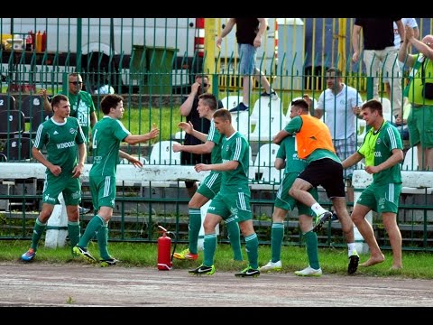 Radość kibiców i piłkarzy Radomiaka po wygranym meczu z Polonią Warszawa (03.06.2015)