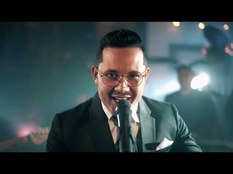 Ayer y Hoy - Douglas La Voz - (En Vivo)