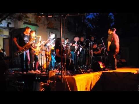 2012 Poletje v Bertokih, Brazilski večer - Big band Hrošči - Easy Lover
