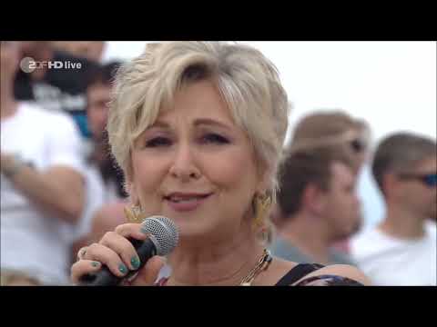 Claudia Jung - Tür an Tür (LIVE) (10.07.22 - Fernsehgarten) (ZDF)