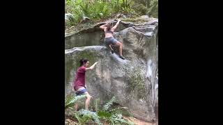 Video thumbnail of Chinook, V3. Index