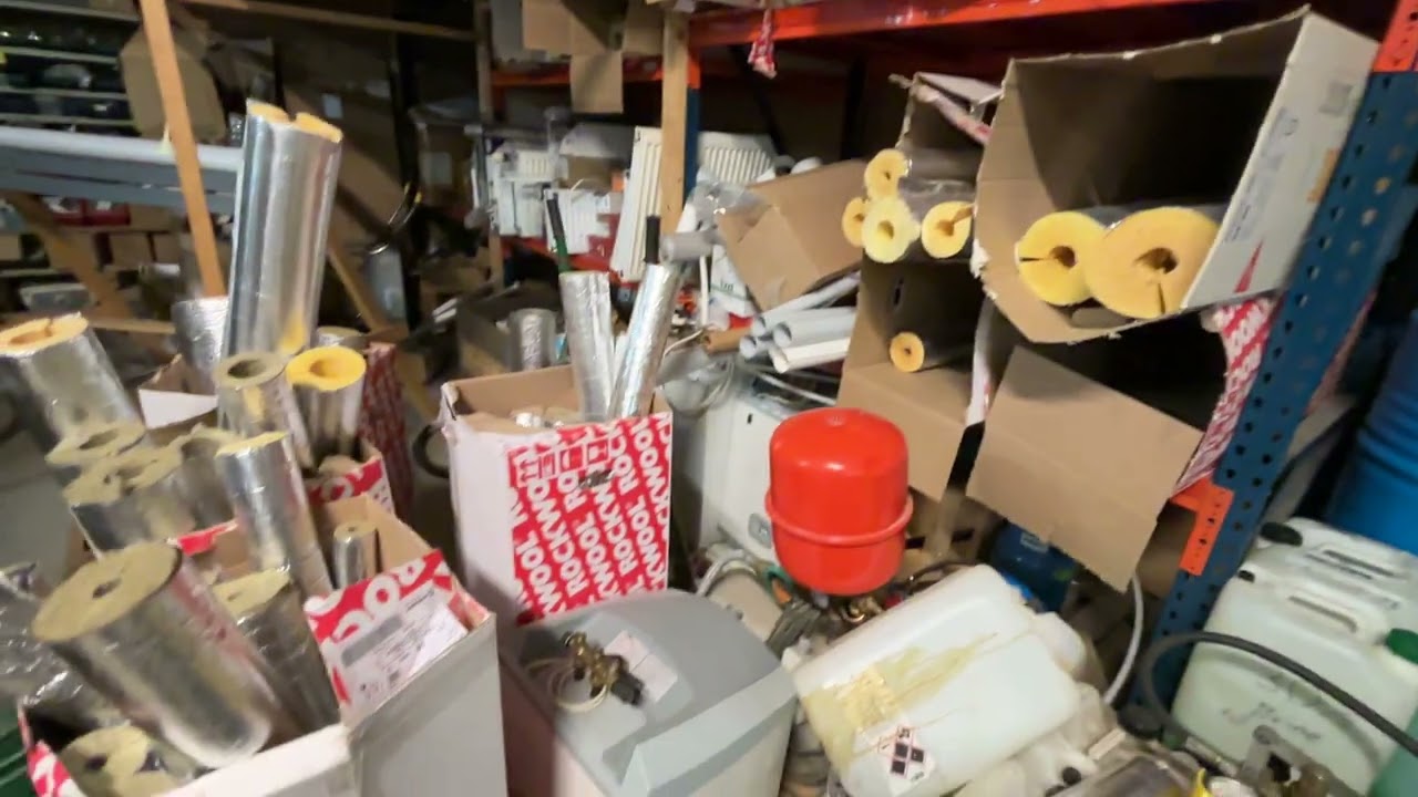 Stort parti VVS utrustning, pallställ m.m.