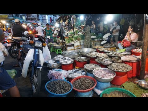 Evening Activities of Khmer Vendors @Phsa Tuol Tumpoung - Evening Vegetables Street Market
