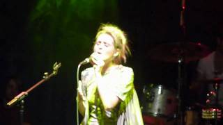 Diana Vickers.  Notice.   Leamington spa.  9 November 2010.