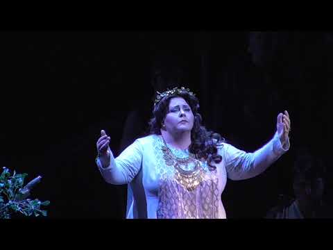 Angela Meade, soprano canta Casta Diva, teatro San Carlo di Napoli, Febbraio 2020.