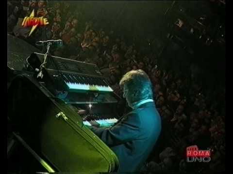 Le Orme Uno sguardo verso il cielo live Stazione Birra