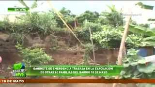 preview picture of video 'Familias del barrio 18 de Mayo se preparan para ser evacuadas hacia albergue'