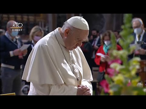 Prière du chapelet avec le pape François à Rome