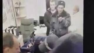 За обыск уволен