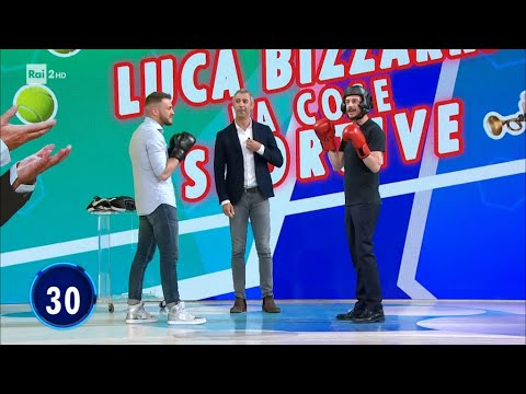 Luca fa cose sportive: lezione di boxe - Quelli che il calcio 25/04/2021