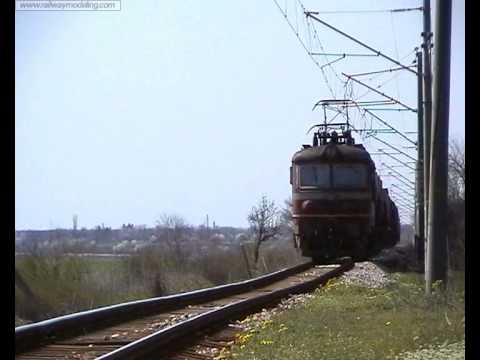 BDZ 43 515 with freight train between Chirpan and Cherna gora
