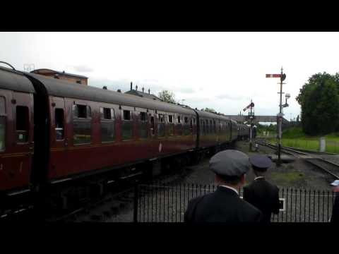 BR Class 20, D8059 being stopped twice on Departure out of Kidderminster Town (26th May 2014)
